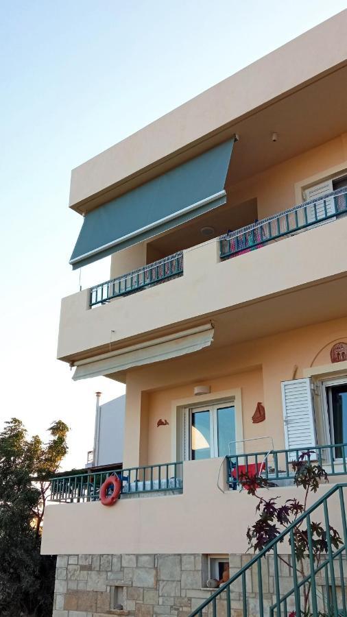 Isalo Villa Makrýgialos Exteriör bild