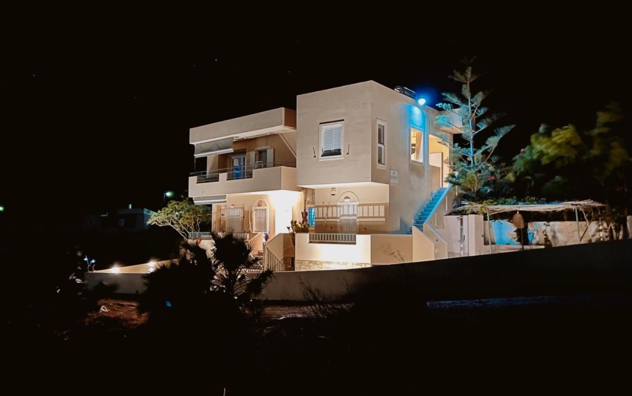 Isalo Villa Makrýgialos Exteriör bild