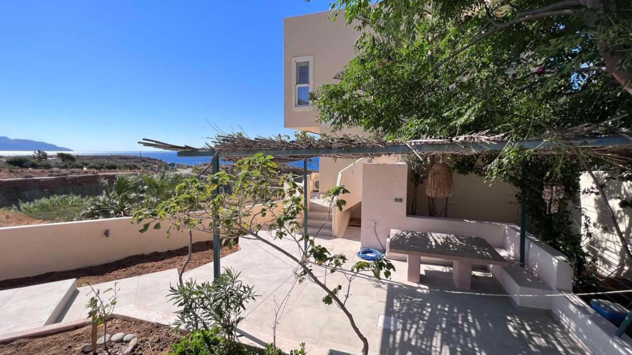 Isalo Villa Makrýgialos Exteriör bild