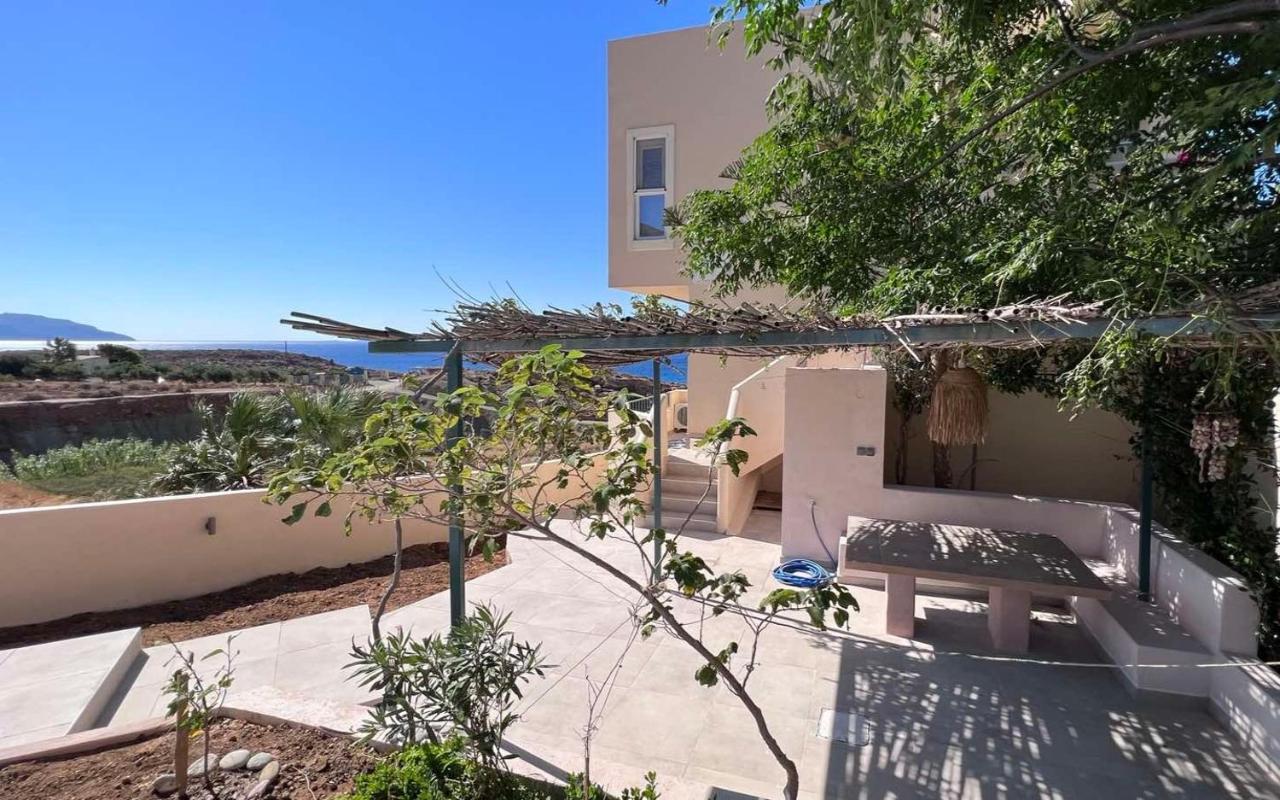 Isalo Villa Makrýgialos Exteriör bild